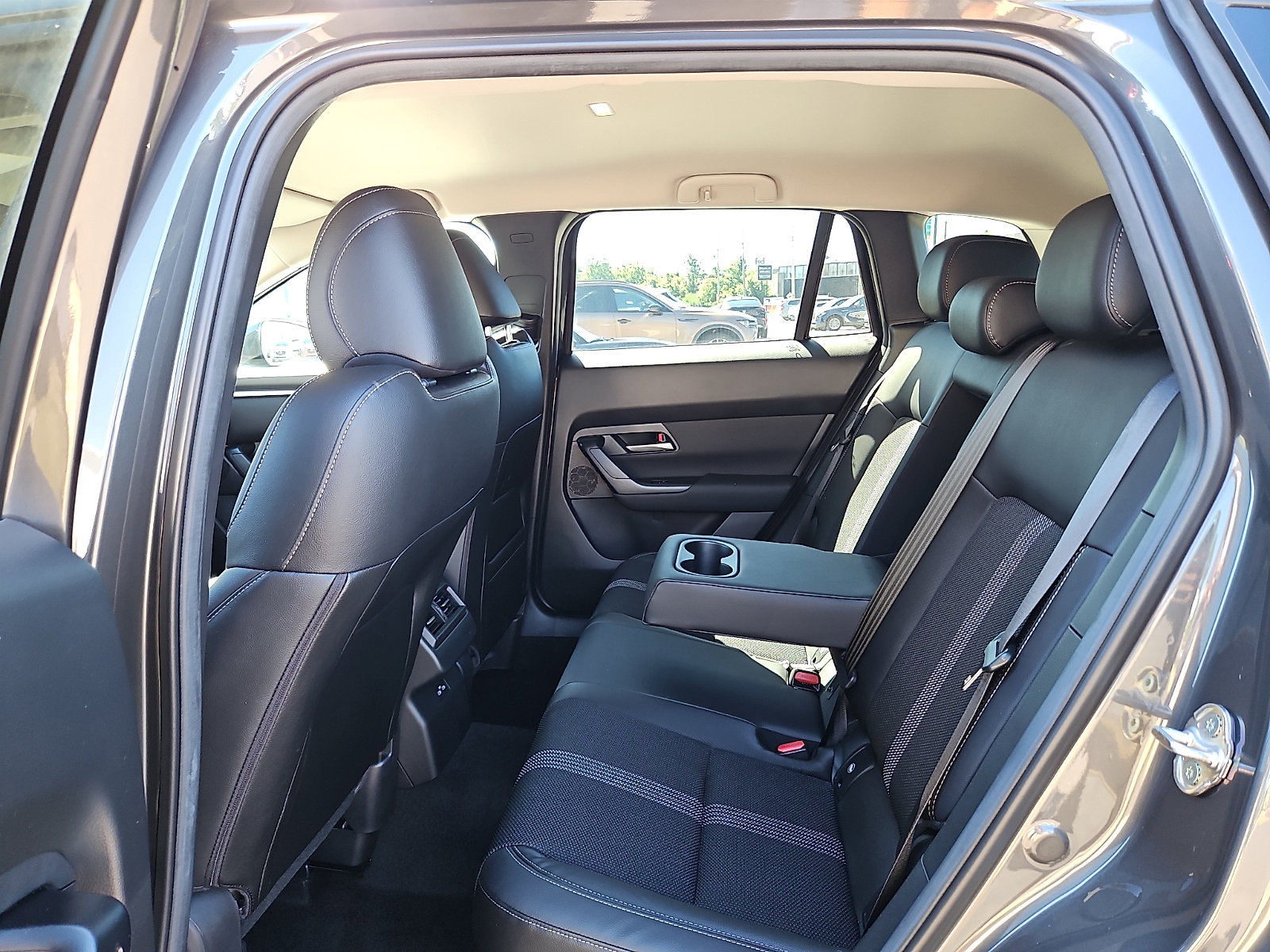 Used 2025 MAZDA CX-50 AWD 2.5 S w/ Preferred Package image 10