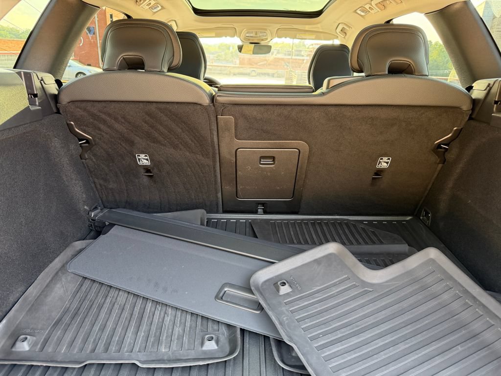 Certified 2024 Volvo XC60 B5 Plus w/ Protection Package Premier AWD/4WD image 27