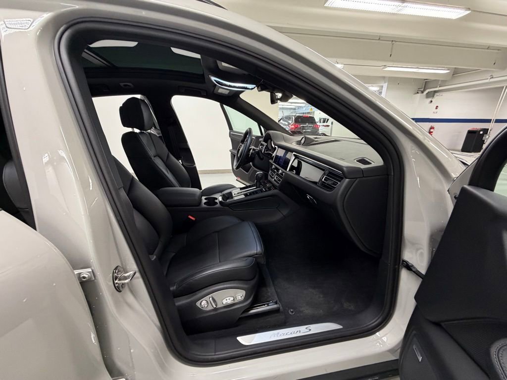 Used 2023 Porsche Macan S image 16