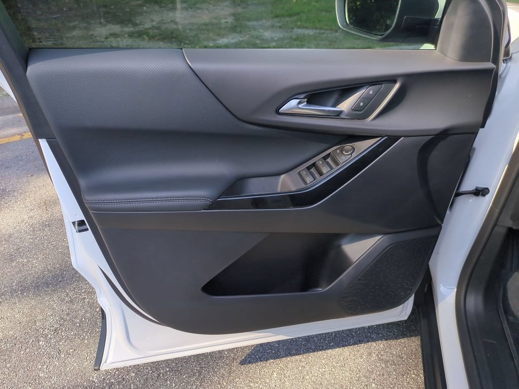 New 2026 Chevrolet Equinox LT FWD image 12