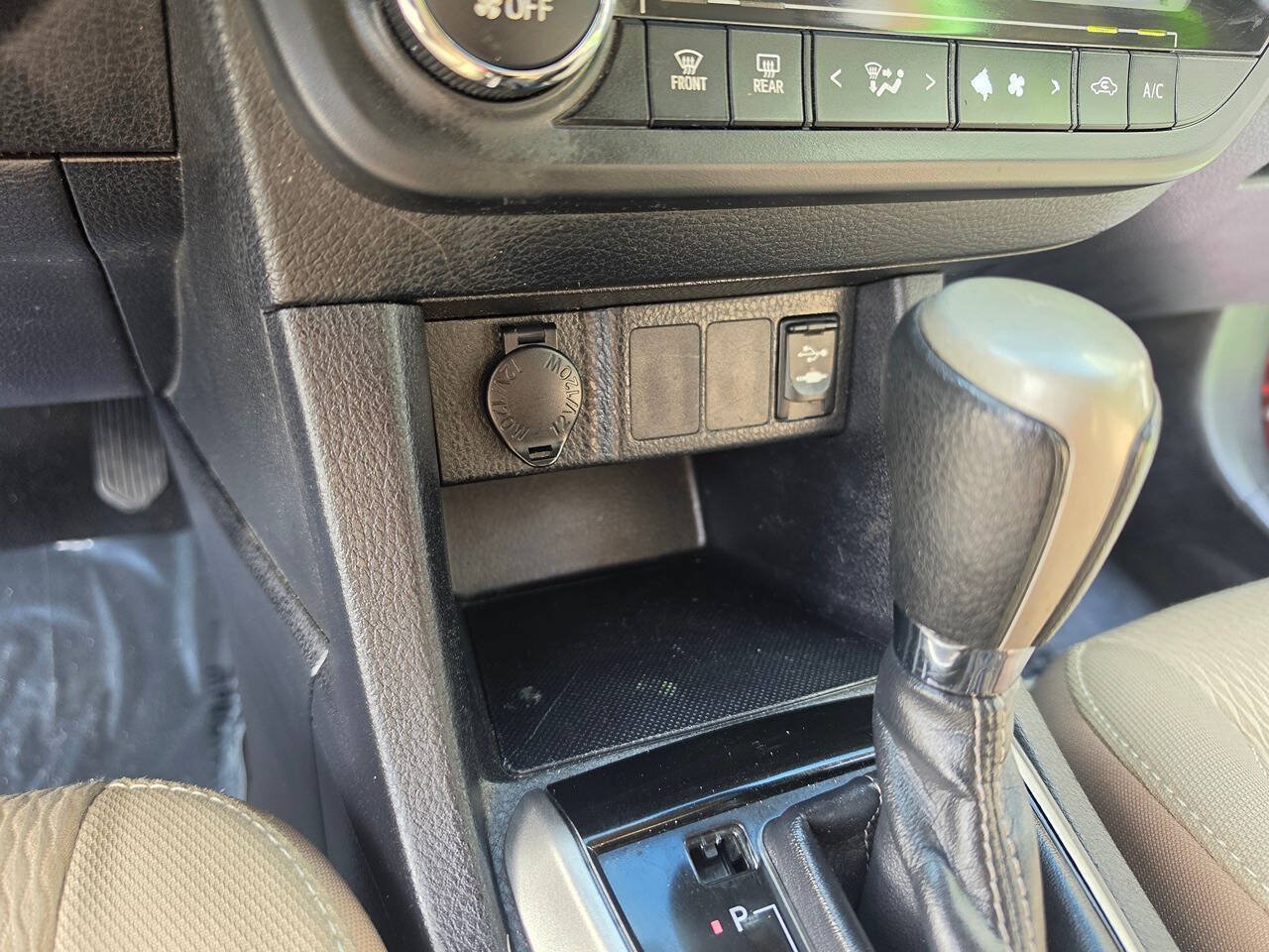 Used 2014 Toyota Corolla LE FWD image 34