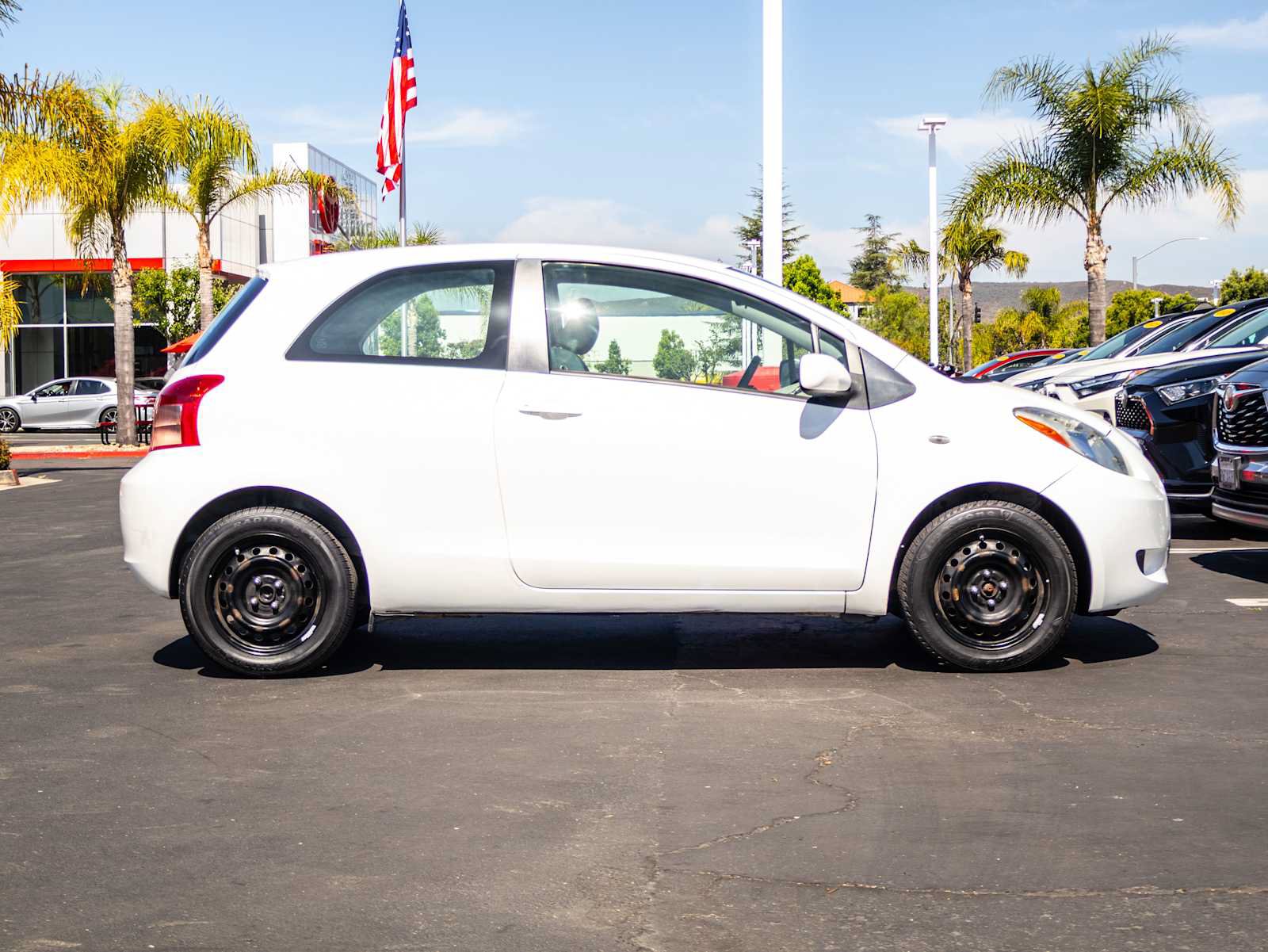 Used 2008 Toyota Yaris 2-Door Hatchback FWD image 13
