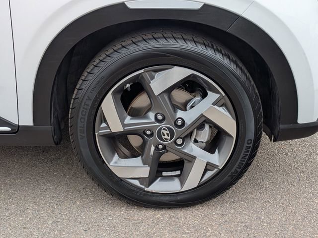 Used 2023 Hyundai Venue Limited FWD image 7