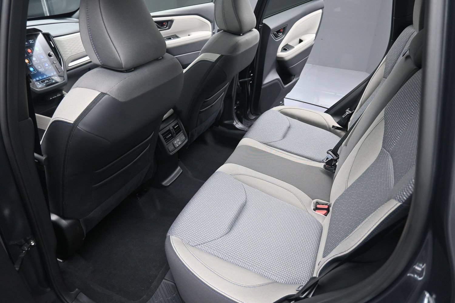 Certified 2025 Subaru Forester Premium AWD/4WD image 36