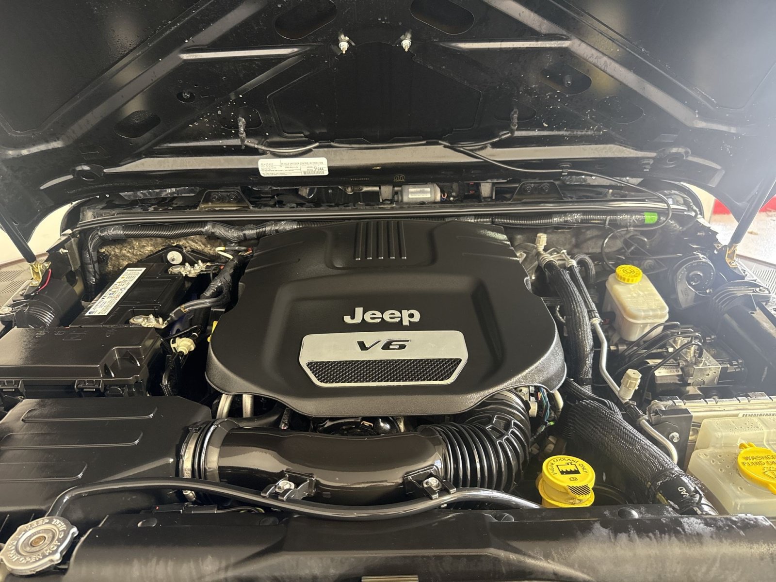 Used 2018 Jeep Wrangler Sport AWD/4WD image 34