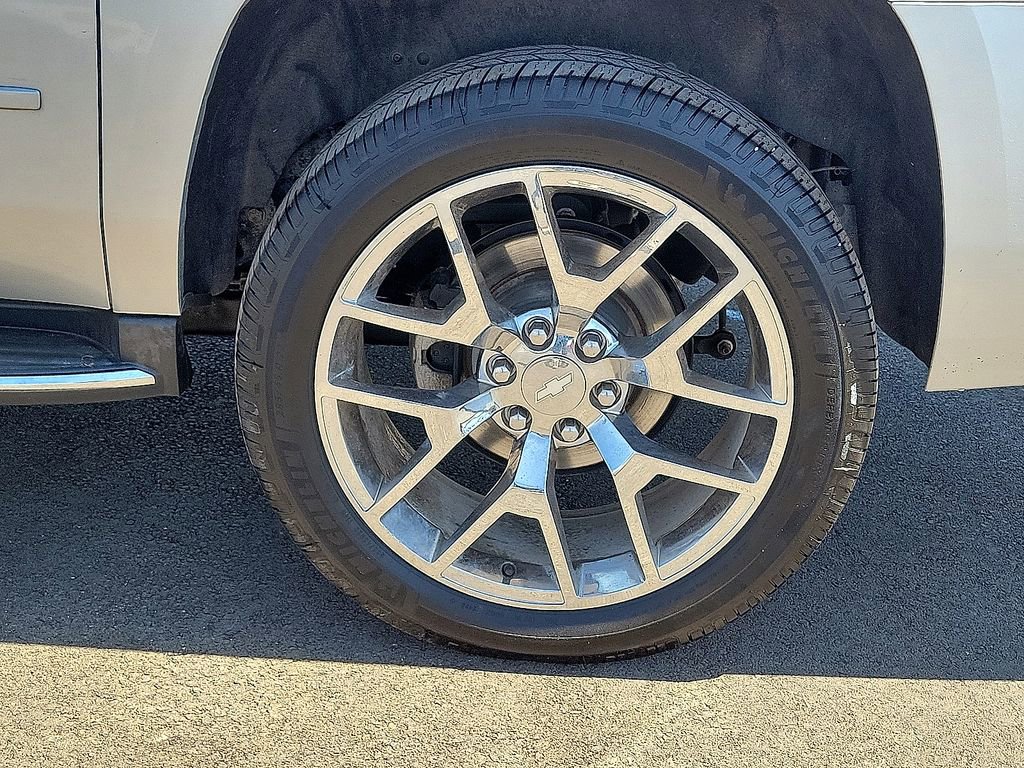 Used 2018 Chevrolet Suburban Premier image 10