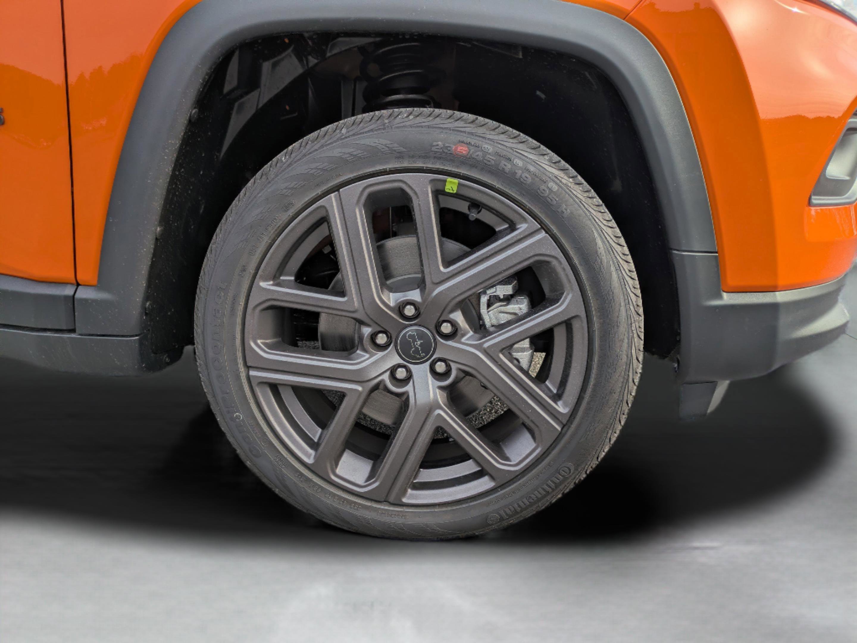 New 2026 Jeep Compass Latitude w/ Sun and Sound Group image 12