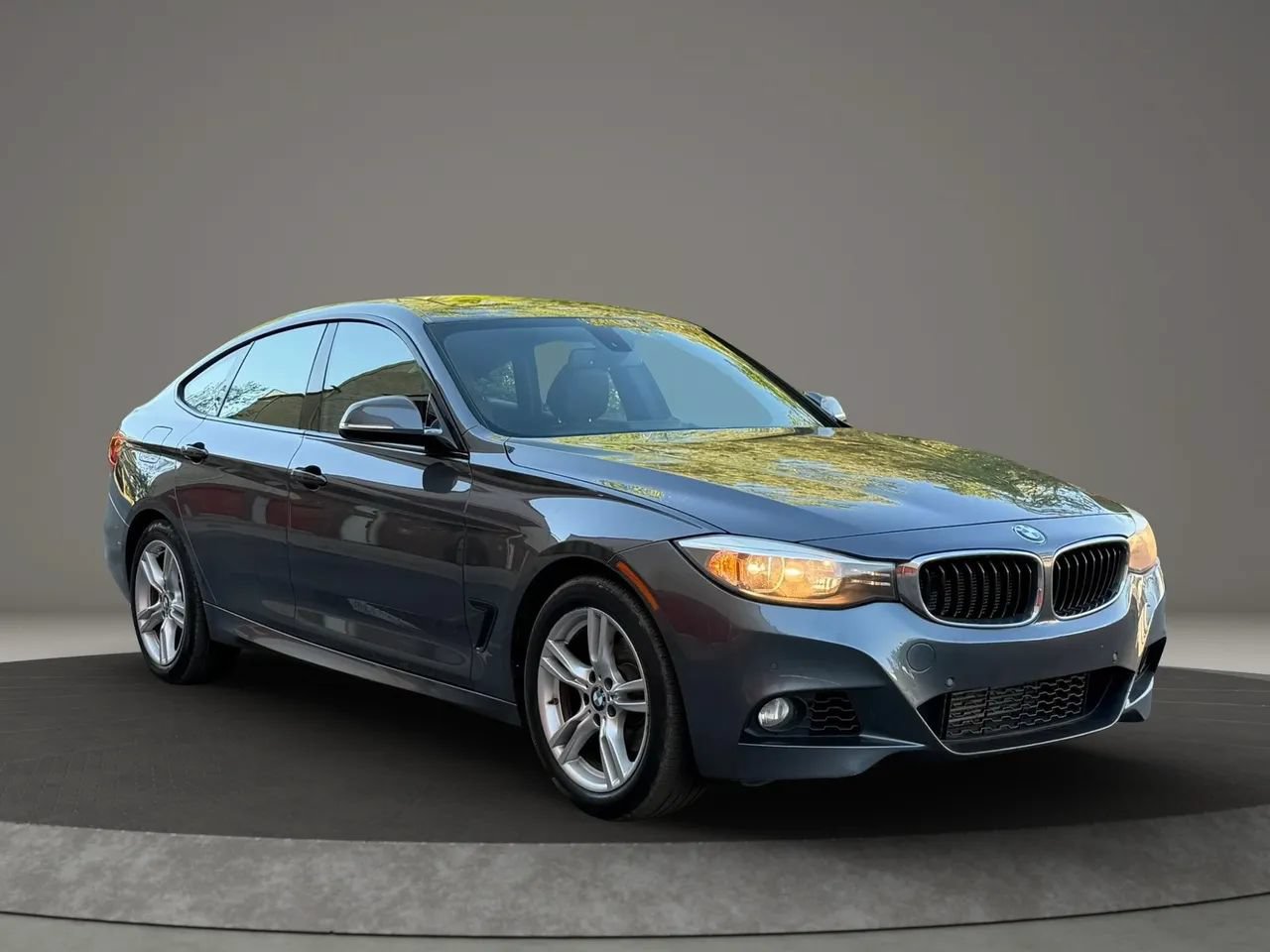 Used 2016 BMW 328i Gran Turismo xDrive AWD/4WD image 3