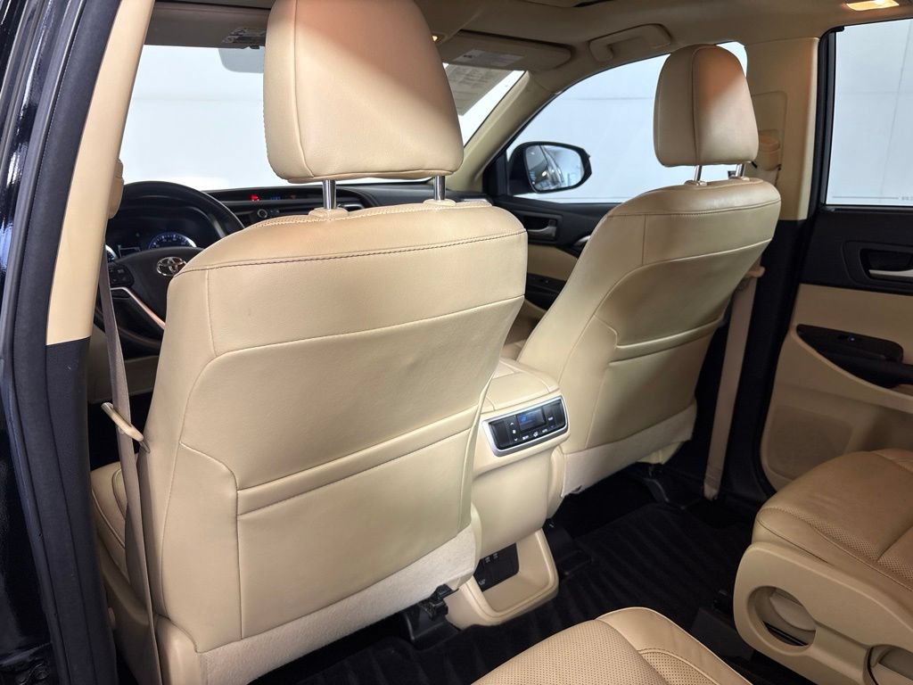 Used 2017 Toyota Highlander Limited FWD image 26
