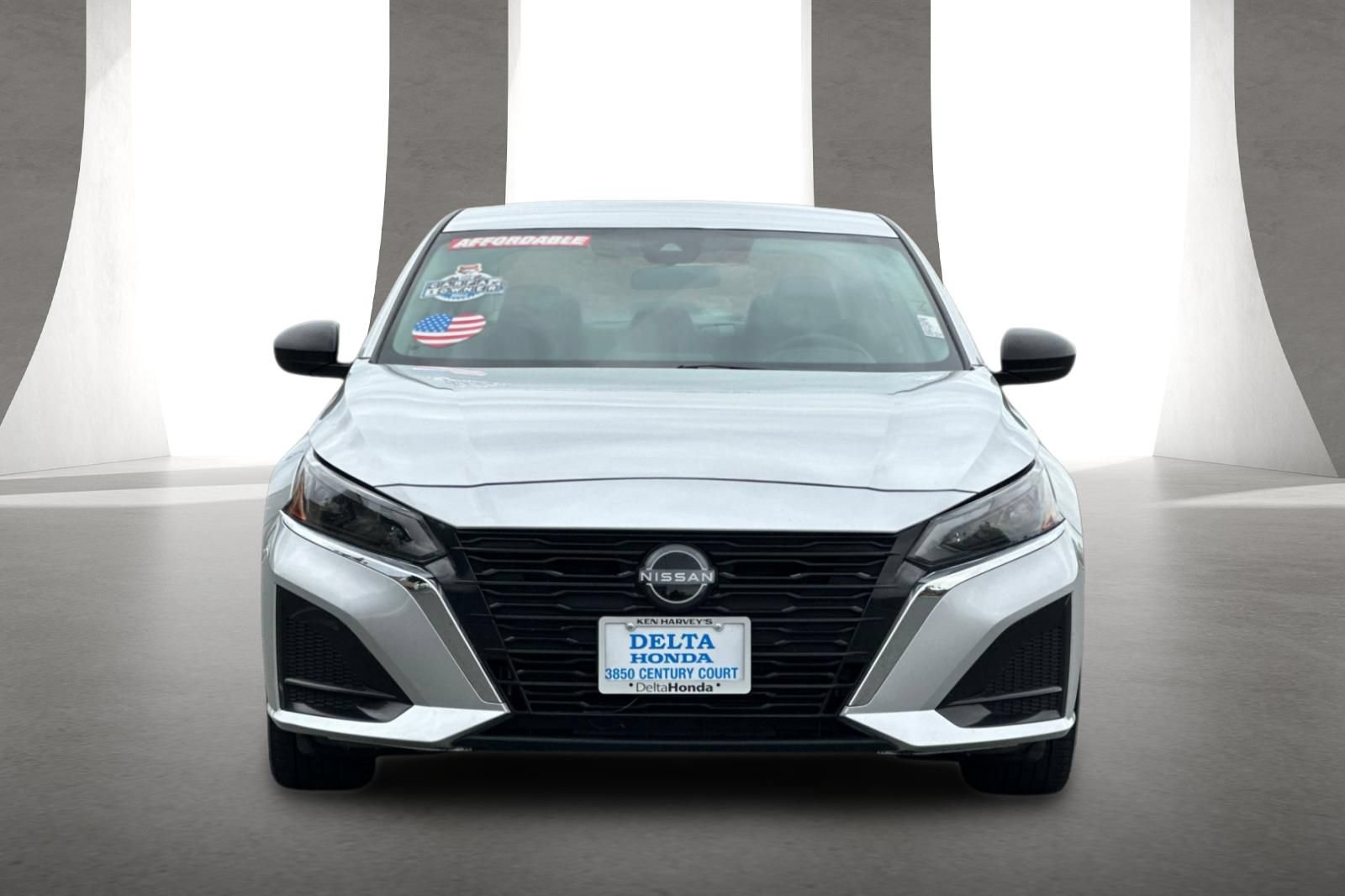 Used 2024 Nissan Altima 2.5 SV FWD image 9