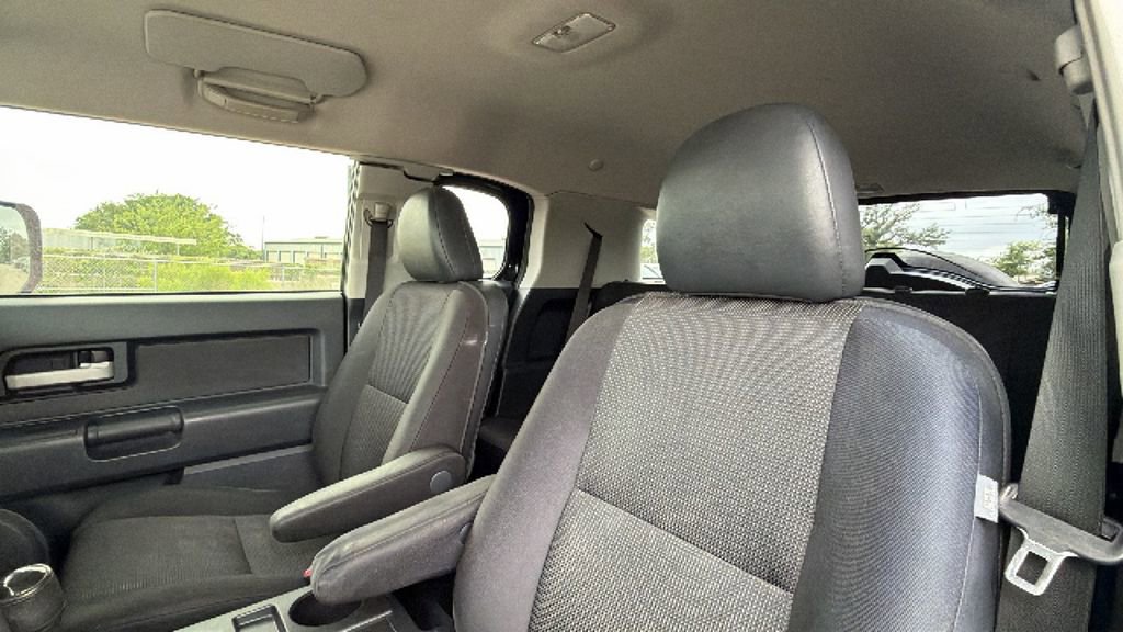 Used 2014 Toyota FJ Cruiser 4WD w/ Convenience Package image 21