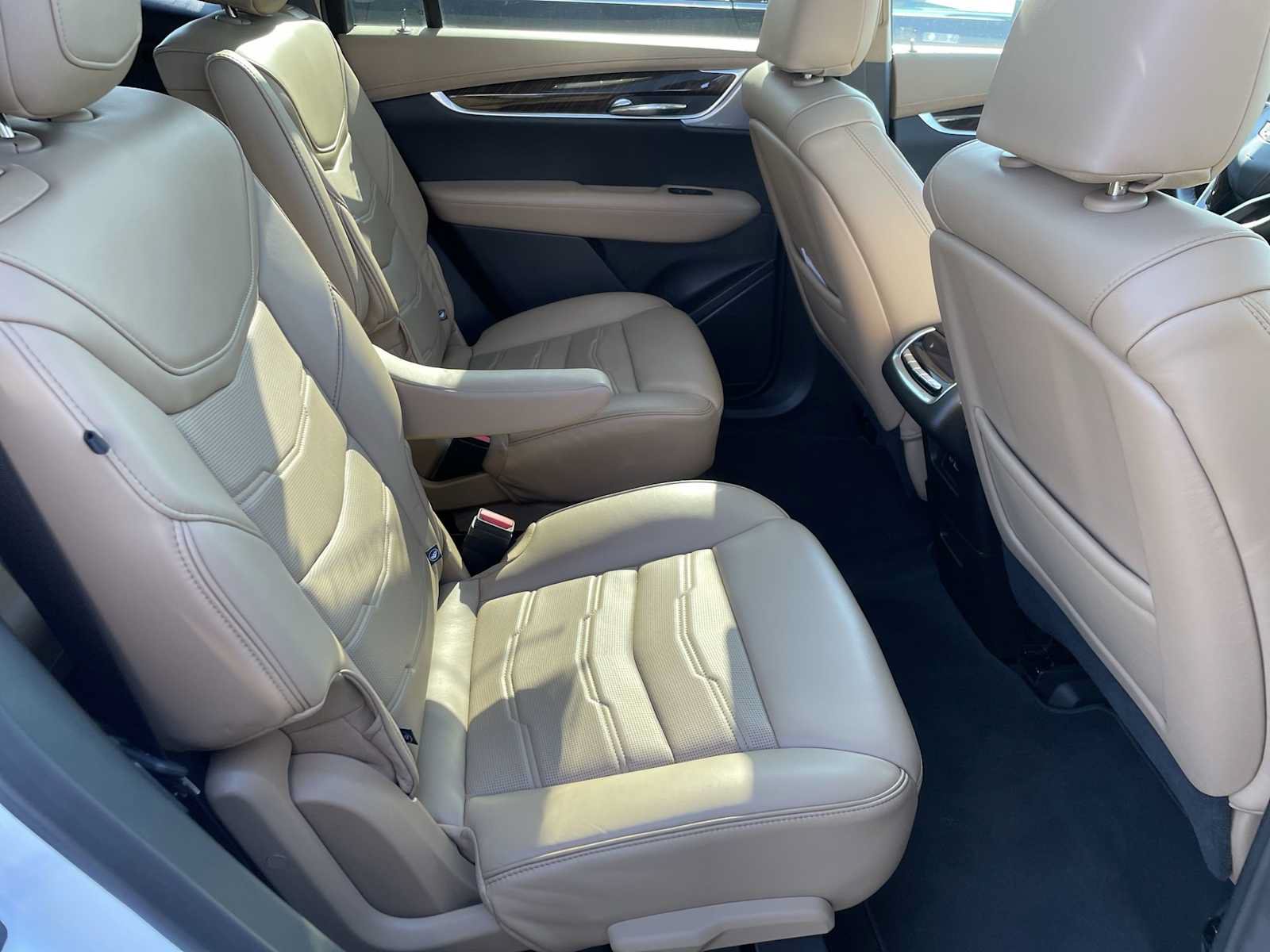 Used 2024 Cadillac XT6 Premium Luxury w/ Platinum Package AWD/4WD image 29