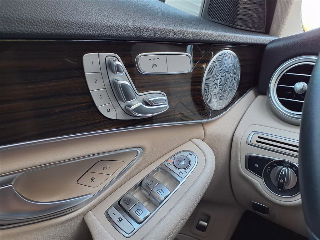 Used 2021 Mercedes-Benz C 300 Sedan image 32