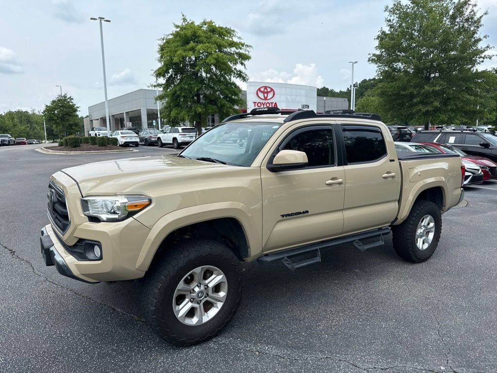 Used 2018 Toyota Tacoma SR5 RWD image 2