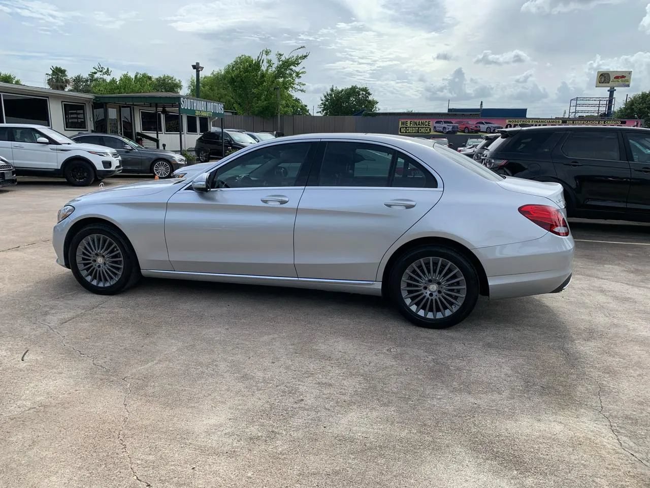 Used 2015 Mercedes-Benz C 300 4MATIC Sedan image 9