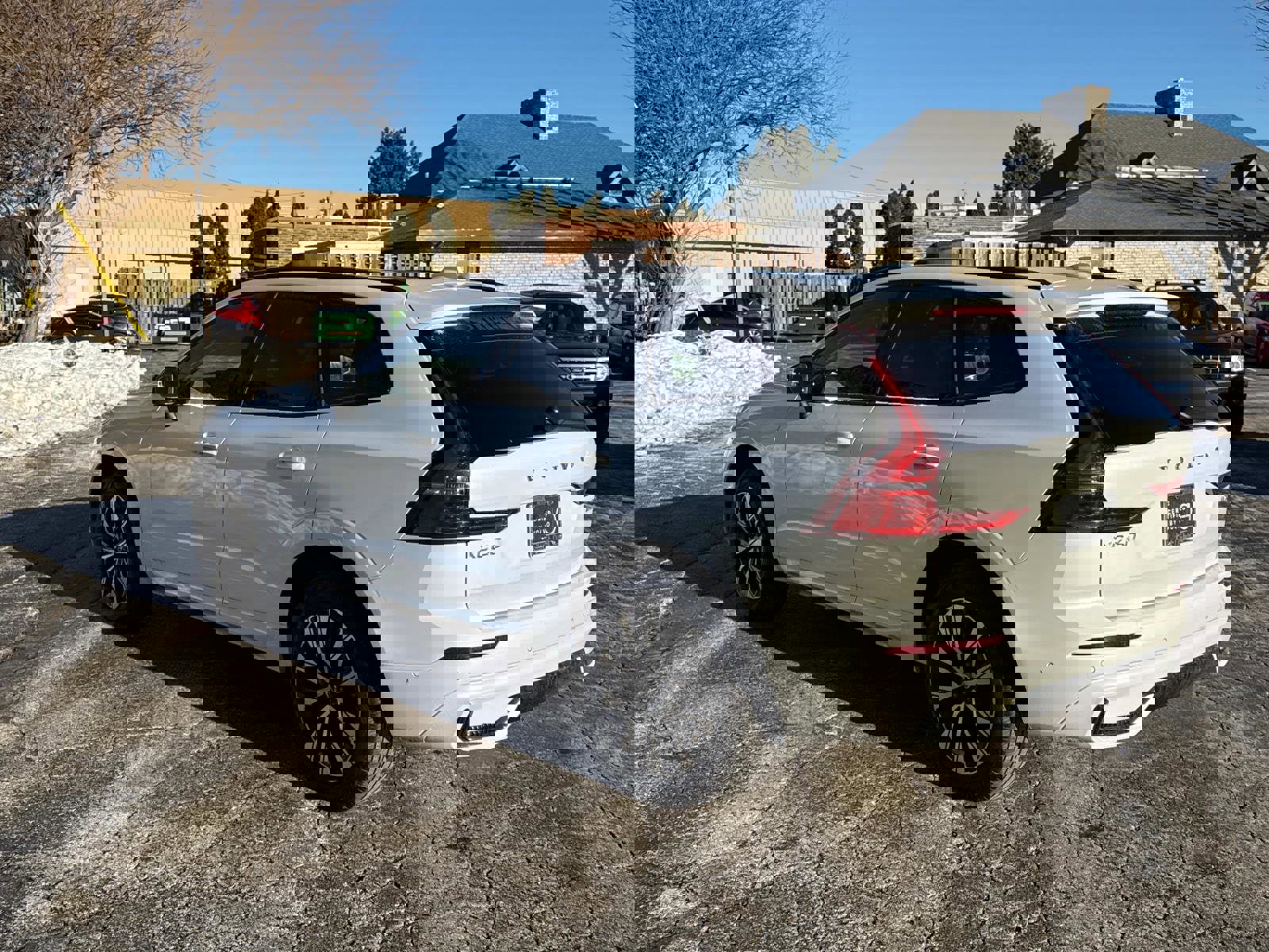 Certified 2025 Volvo XC60 B5 Plus image 7