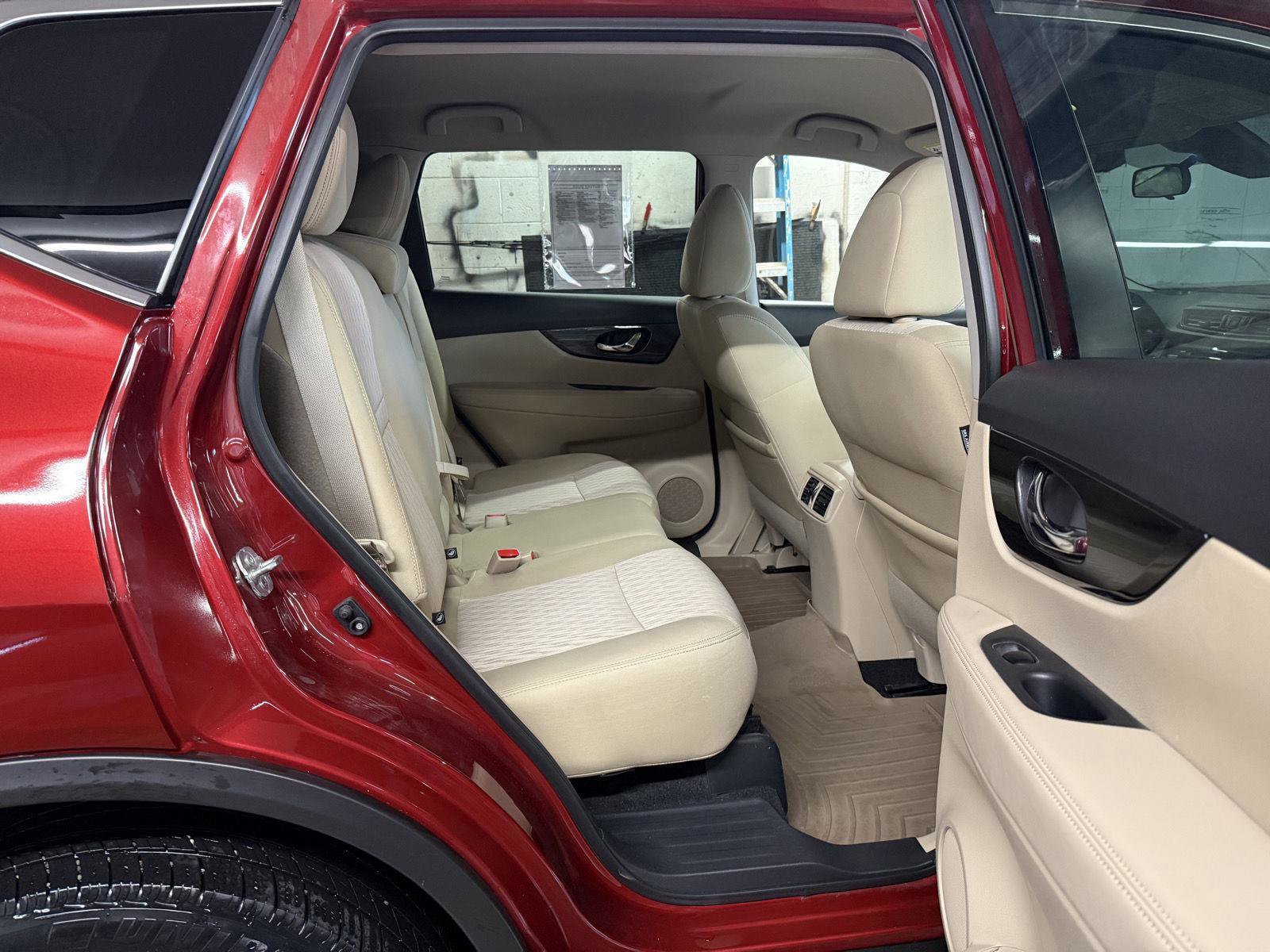 Used 2019 Nissan Rogue SV image 28