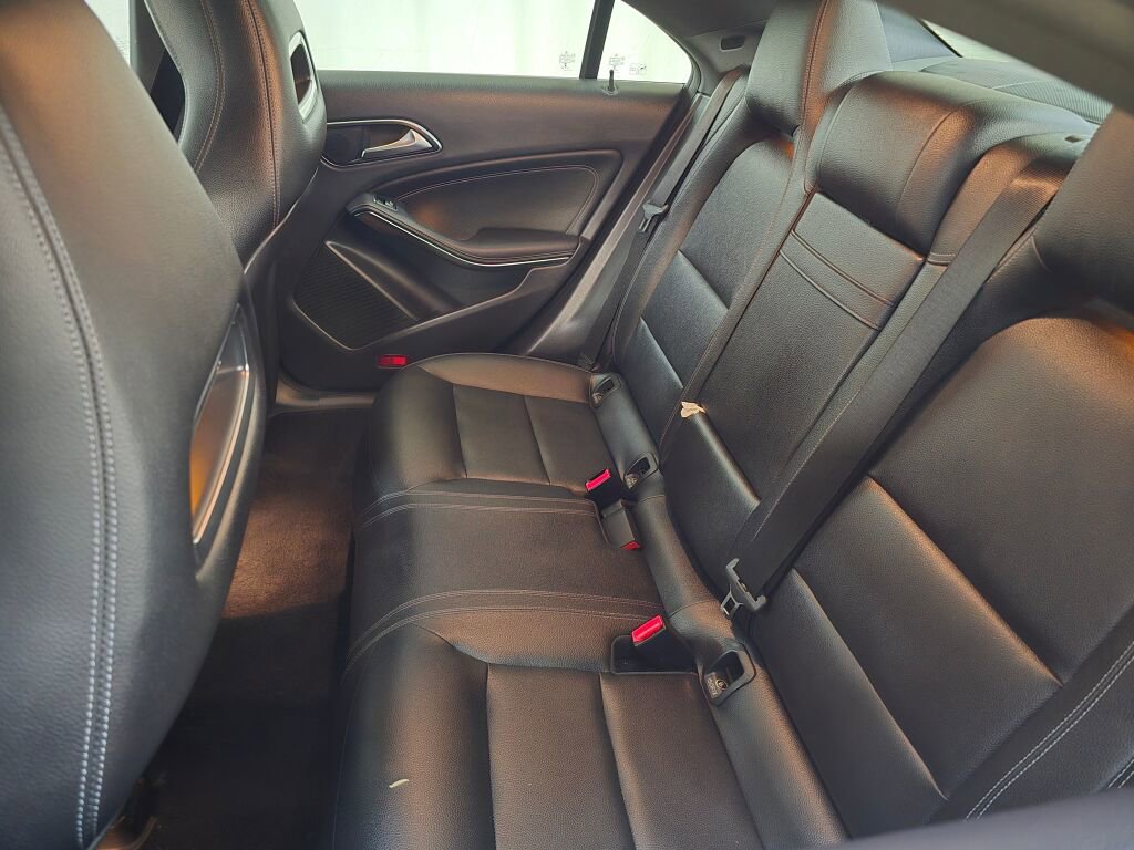 Used 2018 Mercedes-Benz CLA 250 image 16