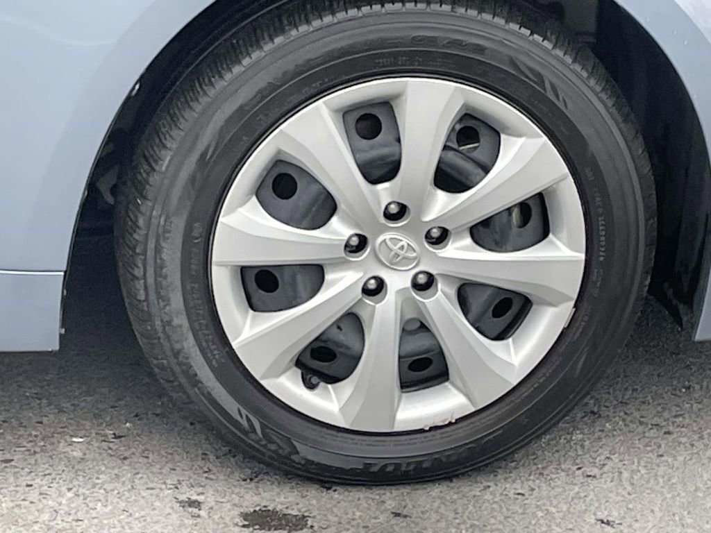 Used 2024 Toyota Corolla LE image 28