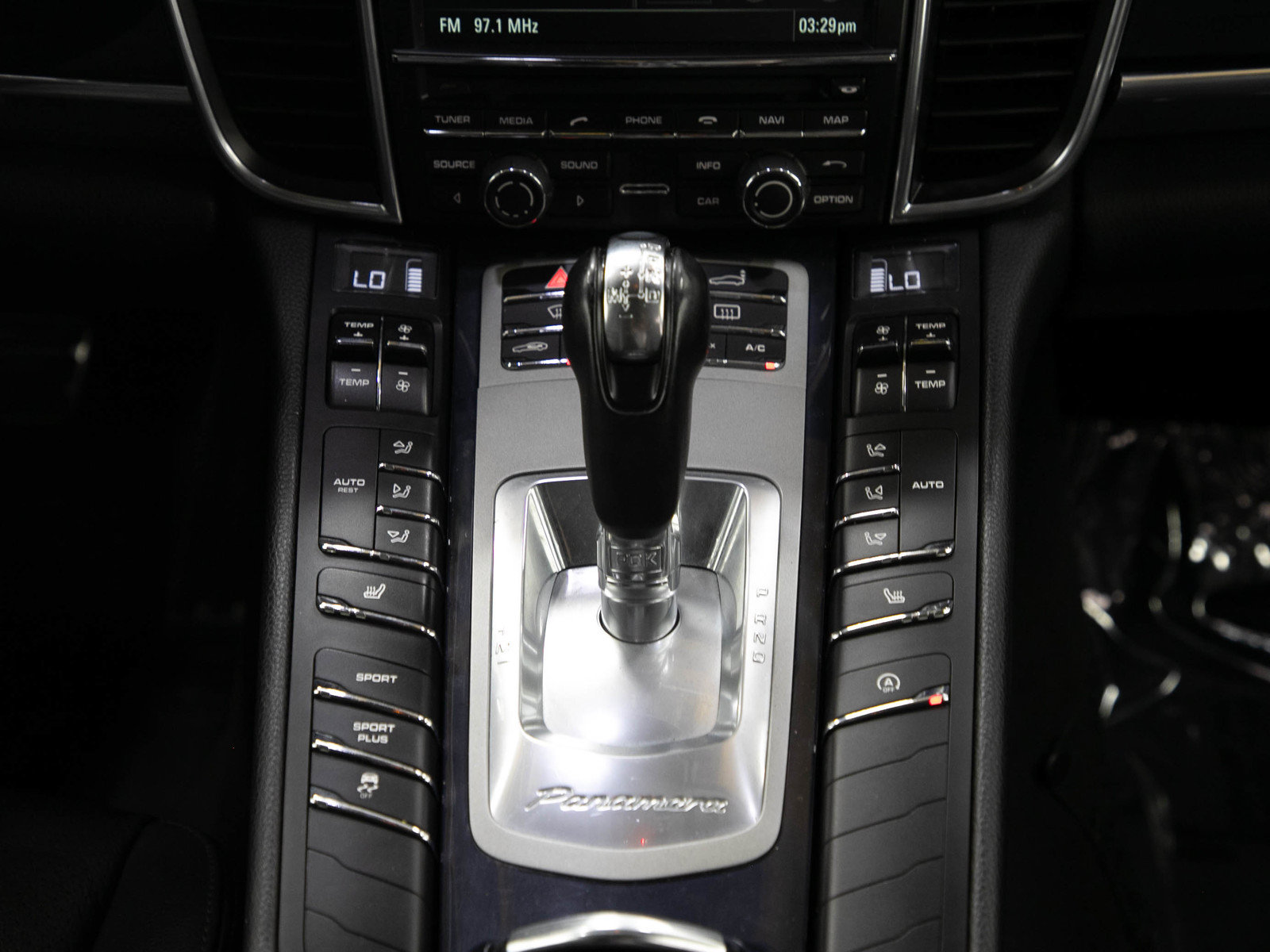 Used 2014 Porsche Panamera 4 w/ Bose Audio Package AWD/4WD image 17