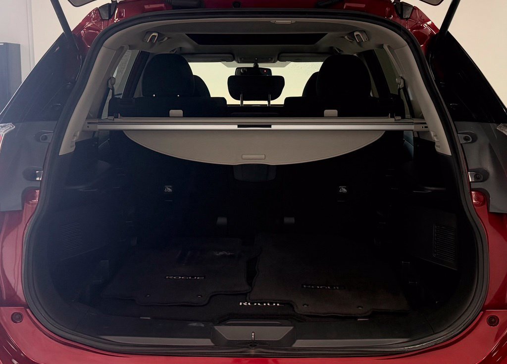 Used 2015 Nissan Rogue SV w/ SV Moonroof Package AWD/4WD image 26