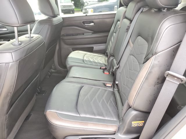 Used 2024 Nissan Pathfinder Platinum w/ Cargo Package AWD/4WD image 14