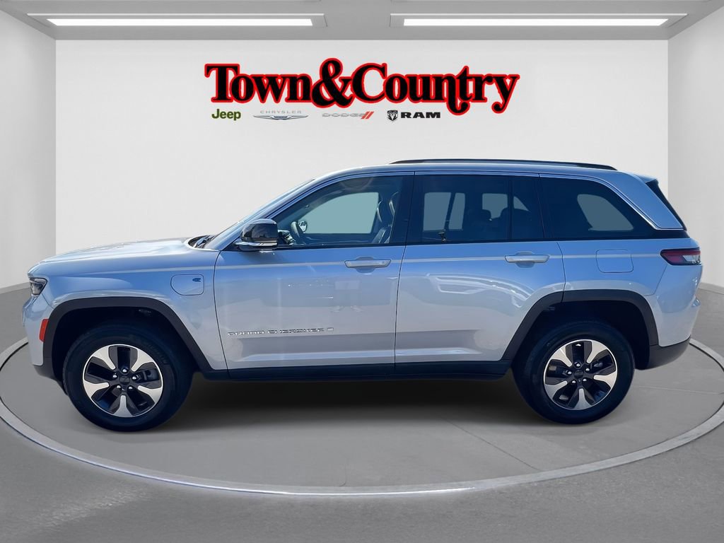 Used 2023 Jeep Grand Cherokee 4WD 4xe image 7