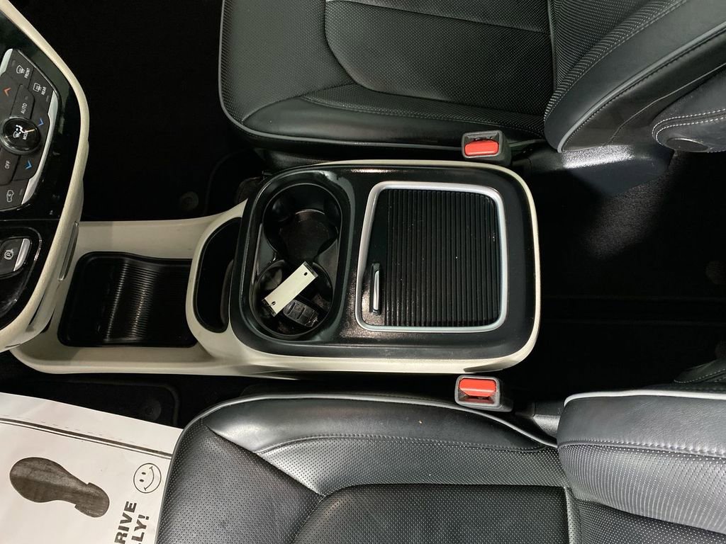 Used 2019 Chrysler Pacifica Limited image 20