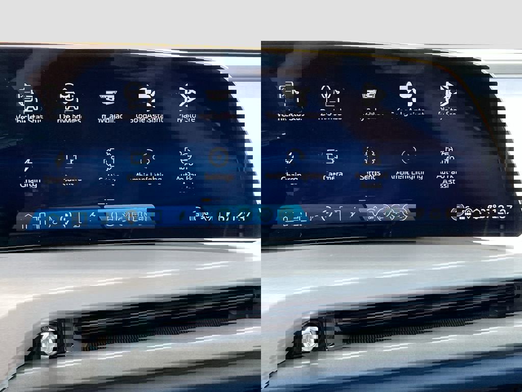 New 2026 Cadillac Vistiq Premium Luxury w/ LPO, Floor Liner Package image 15