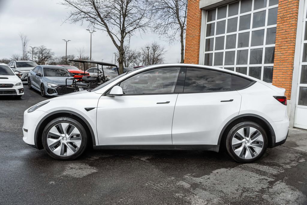 Used 2021 Tesla Model Y Long Range image 40
