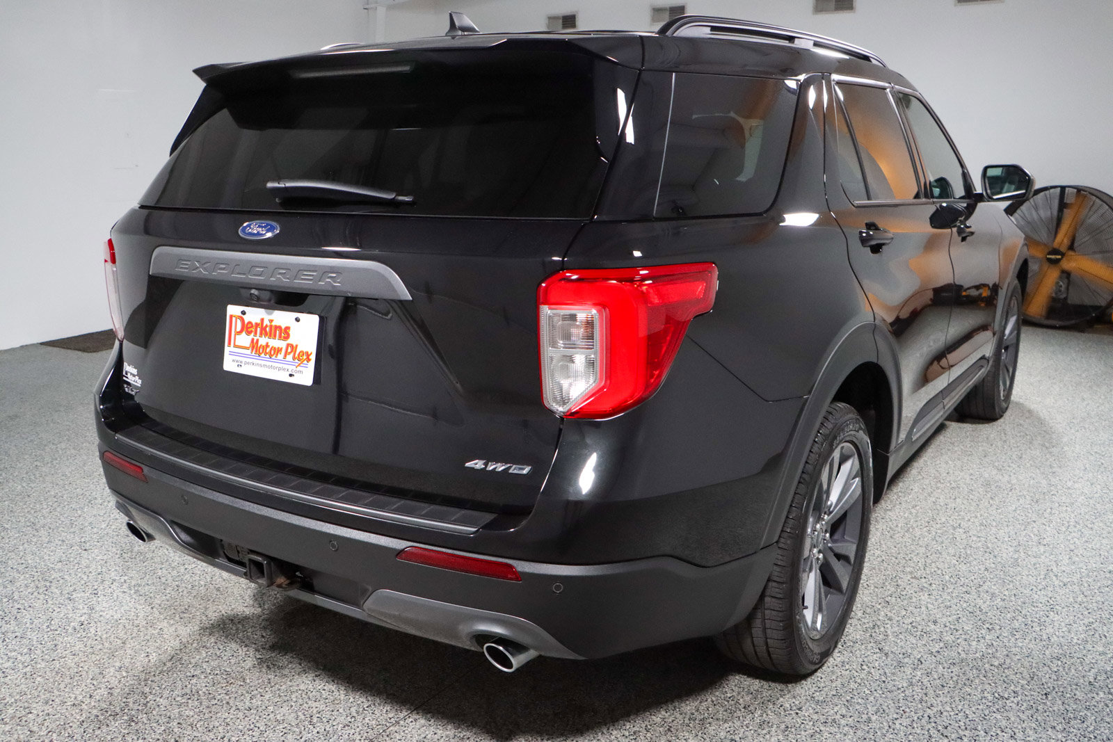 Used 2023 Ford Explorer XLT w/ Equipment Group 202A image 7