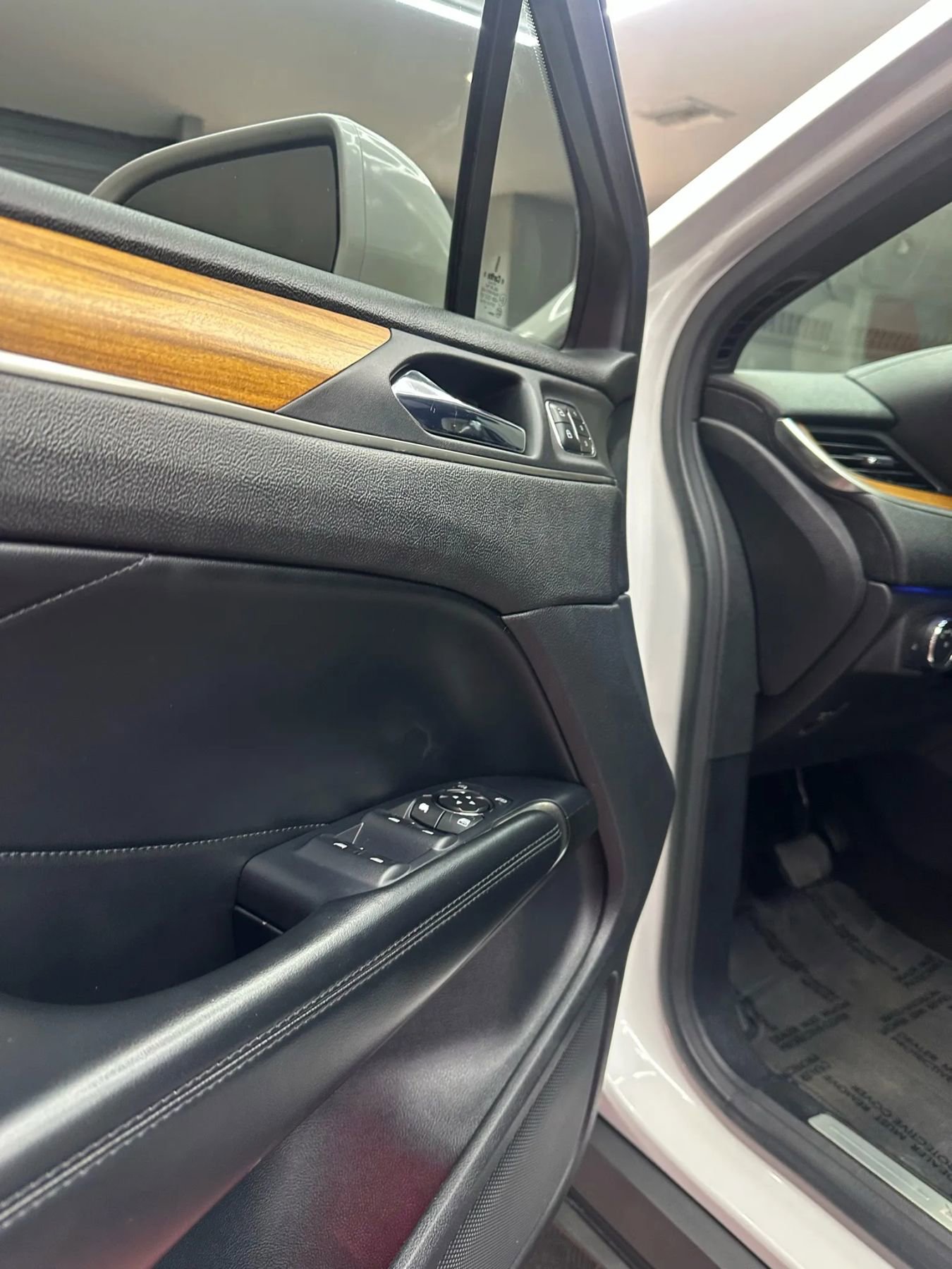 Used 2015 Lincoln MKC AWD w/ Equipment Group 102A Reserve image 10