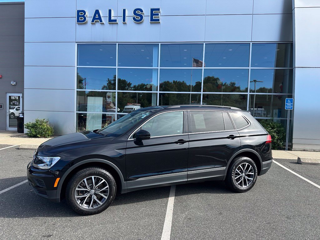 Used 2020 Volkswagen Tiguan SE w/ Panoramic Sunroof Package