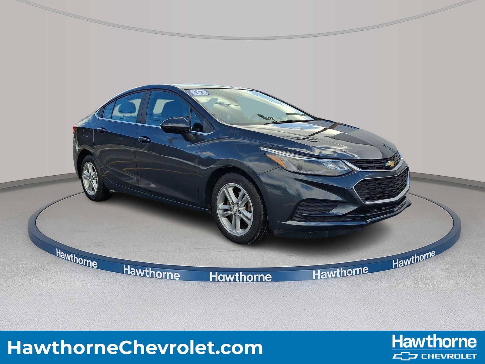 Used 2017 Chevrolet Cruze LT image 1