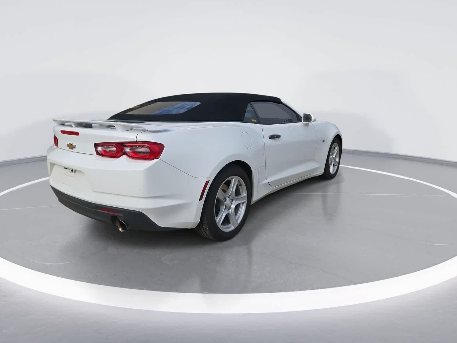 Used 2023 Chevrolet Camaro LT RWD image 8