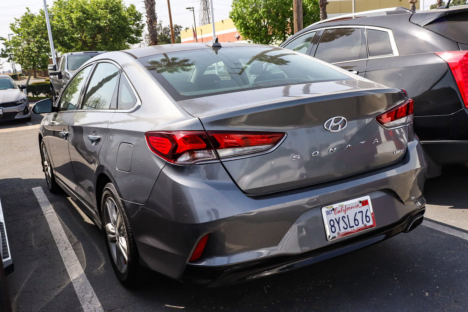 Used 2018 Hyundai Sonata Limited w/ Cargo Package FWD image 5