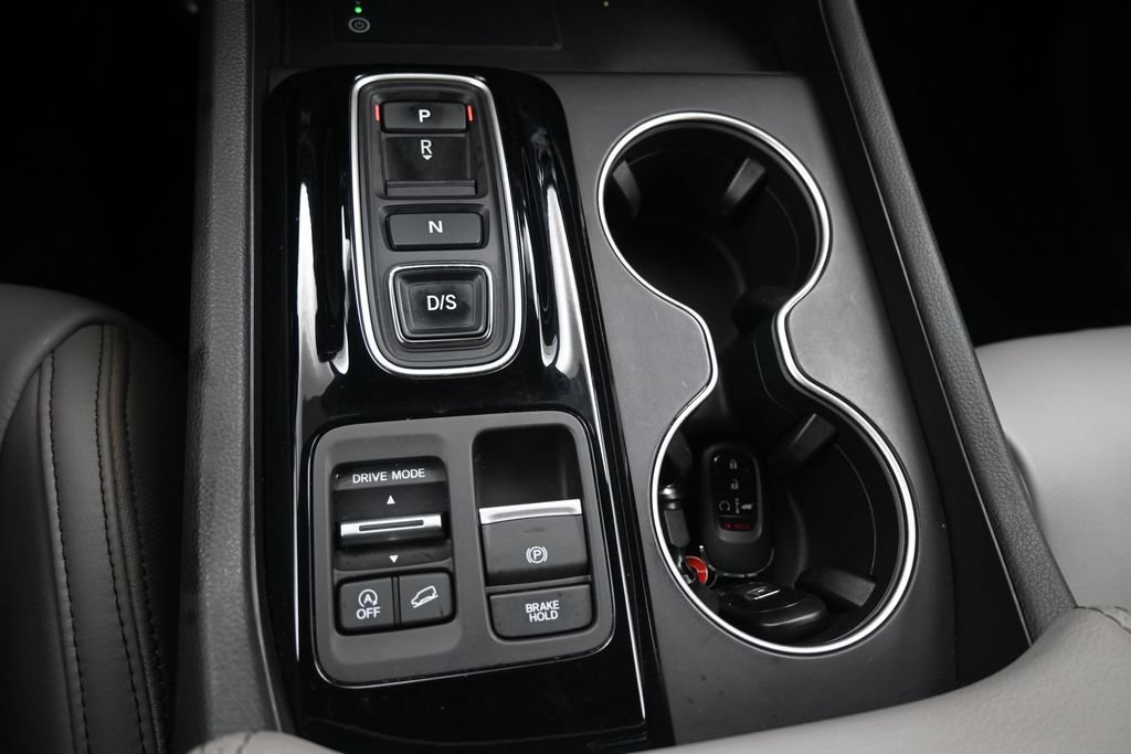 Certified 2024 Honda Pilot Touring image 17