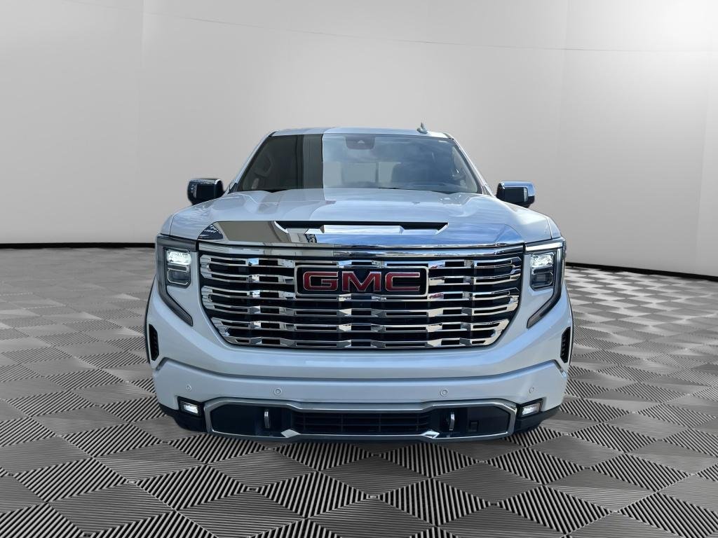 Used 2024 GMC Sierra 1500 Denali AWD/4WD image 2