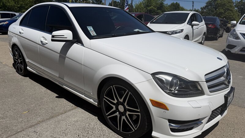 Used 2013 Mercedes-Benz C 350 Sport image 2
