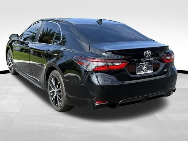 Used 2023 Toyota Camry SE w/ Convenience Package image 4