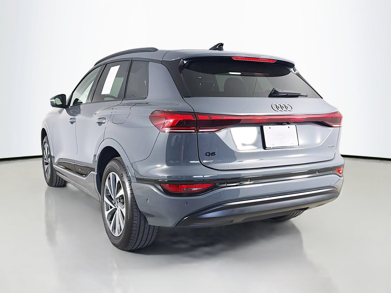 Certified 2025 Audi Q6 e-tron Premium w/ Convenience Package AWD/4WD image 5