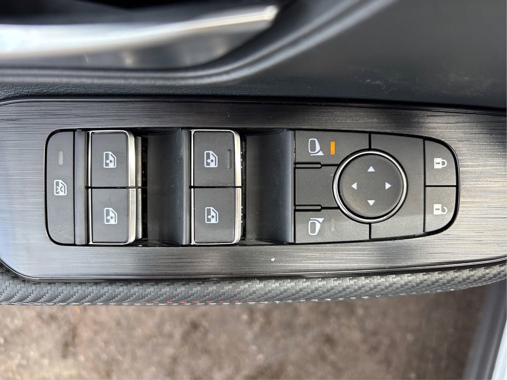New 2026 Nissan Kicks SR w/ Cold Weather Package AWD/4WD image 34