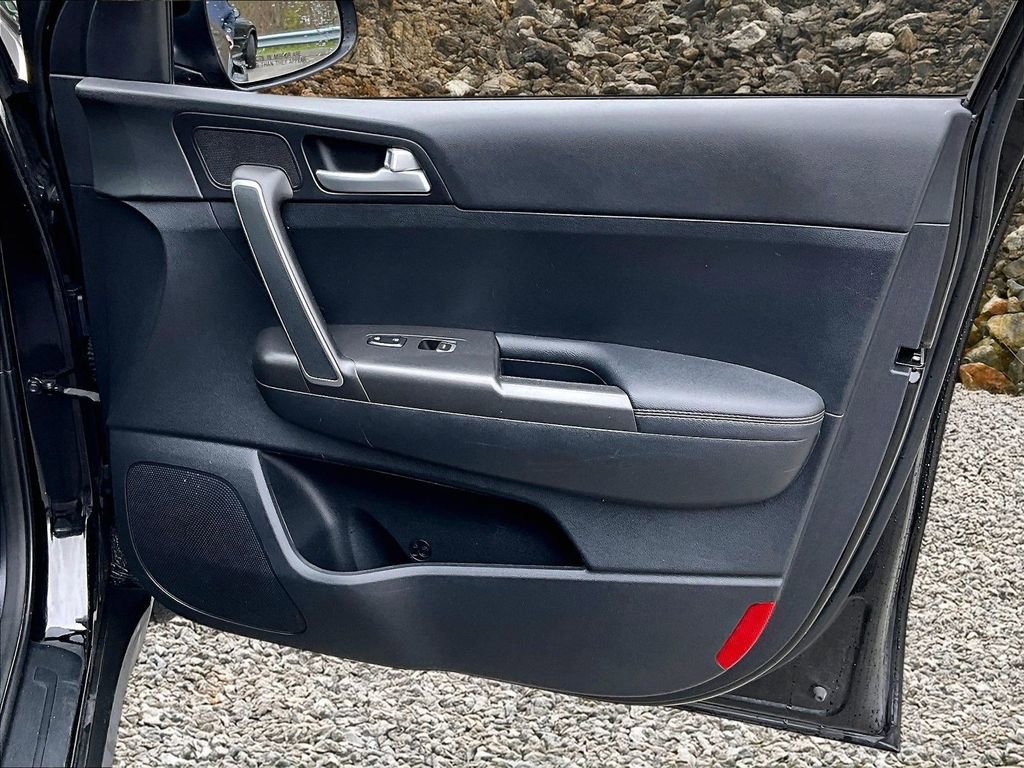 Used 2021 Kia Sportage LX AWD/4WD image 21