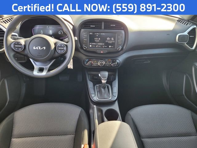 Certified 2025 Kia Soul LX w/ LX Technology Package FWD image 9