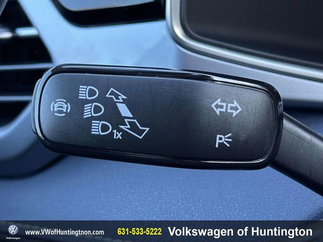 Certified 2025 Volkswagen Taos SEL w/ Taos Adventure Package (SXB) image 35