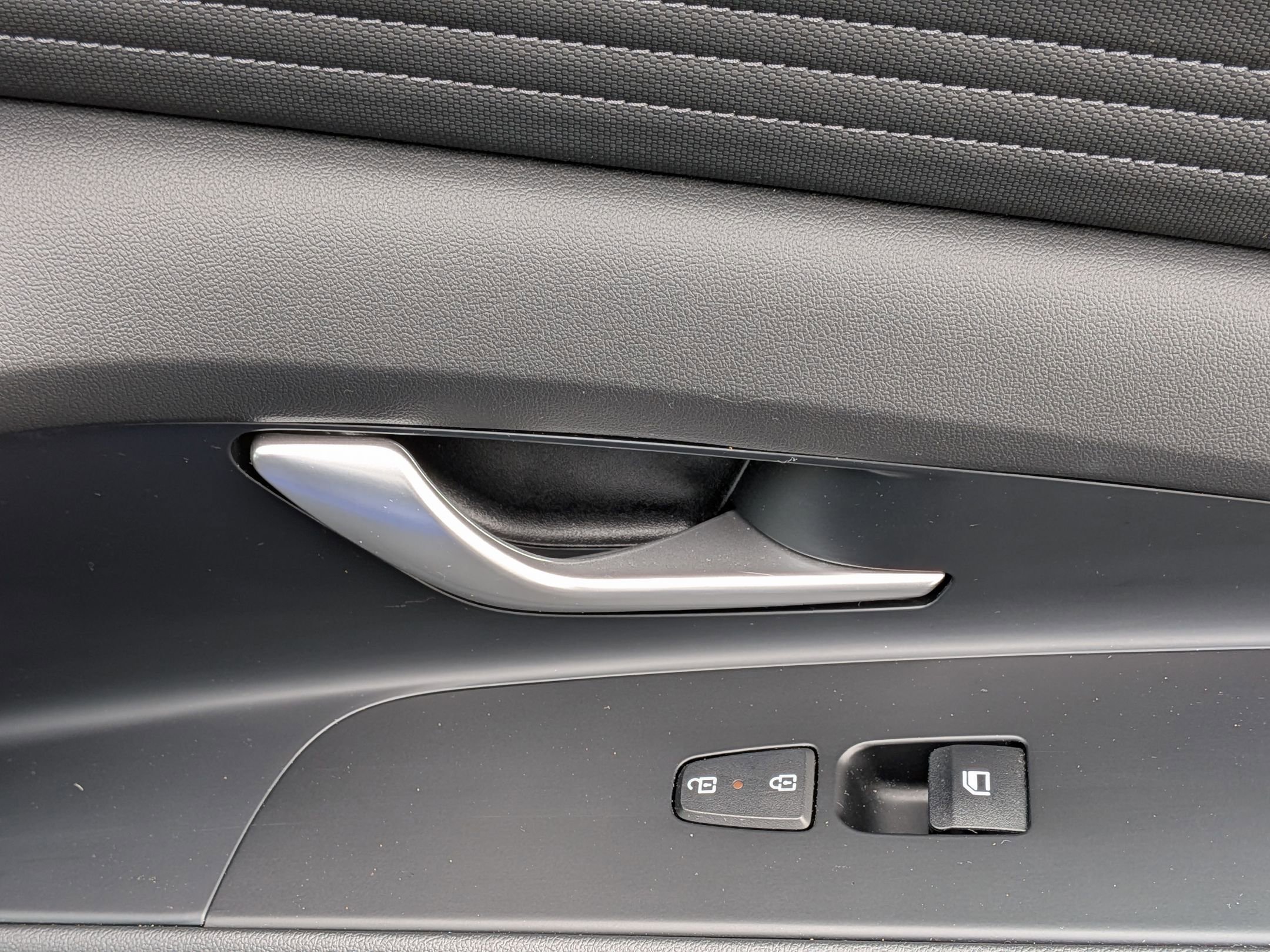 Used 2025 Hyundai Elantra SEL FWD image 34