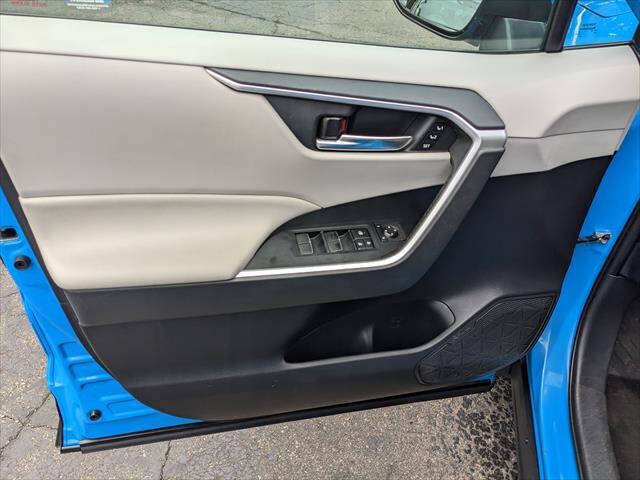 Used 2019 Toyota RAV4 XLE Premium w/ Cold Weather Package AWD/4WD image 13