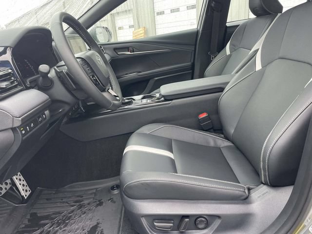 Used 2026 Toyota Camry SE FWD image 37