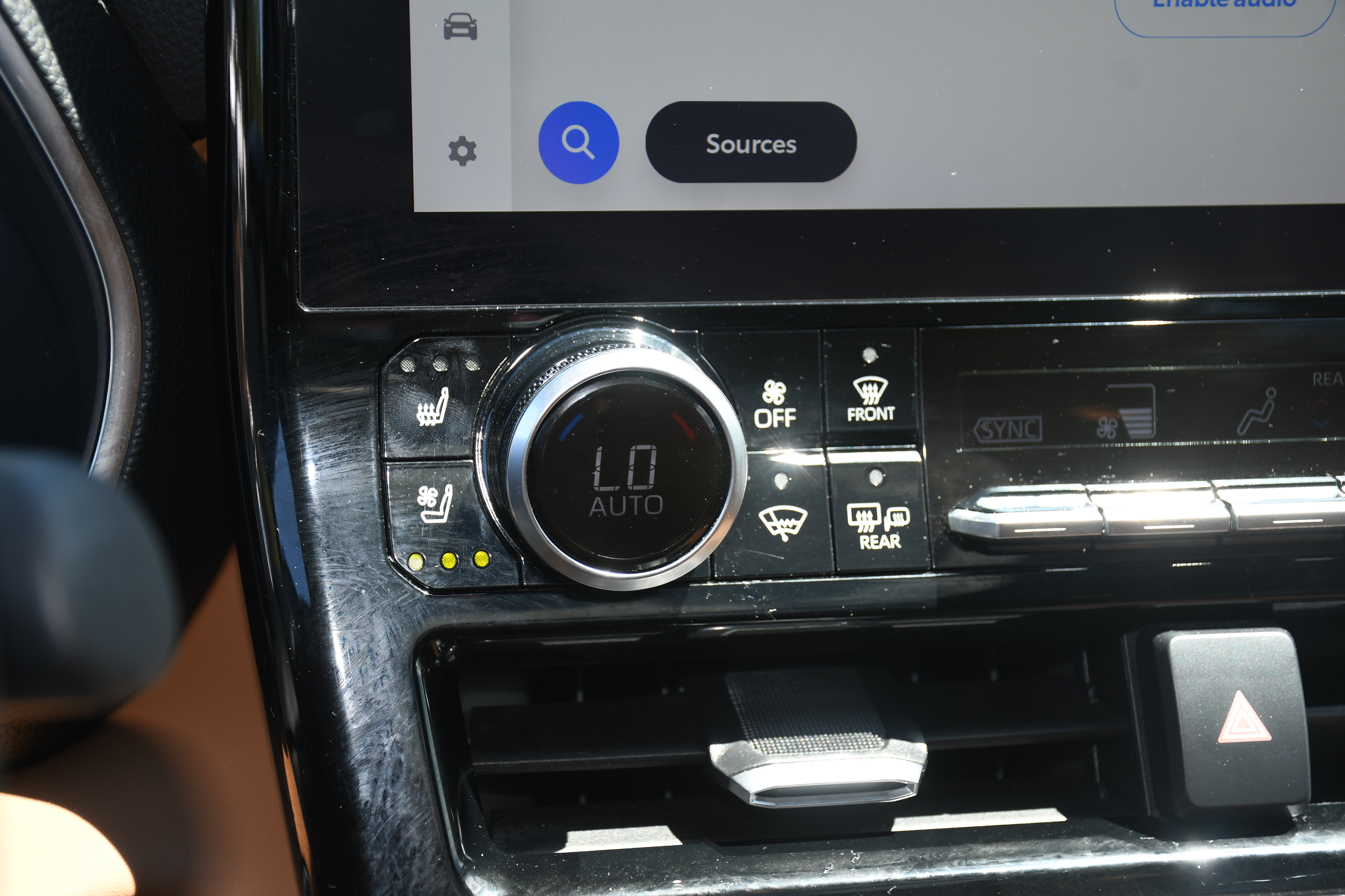 Certified 2024 Toyota Highlander Platinum FWD image 16