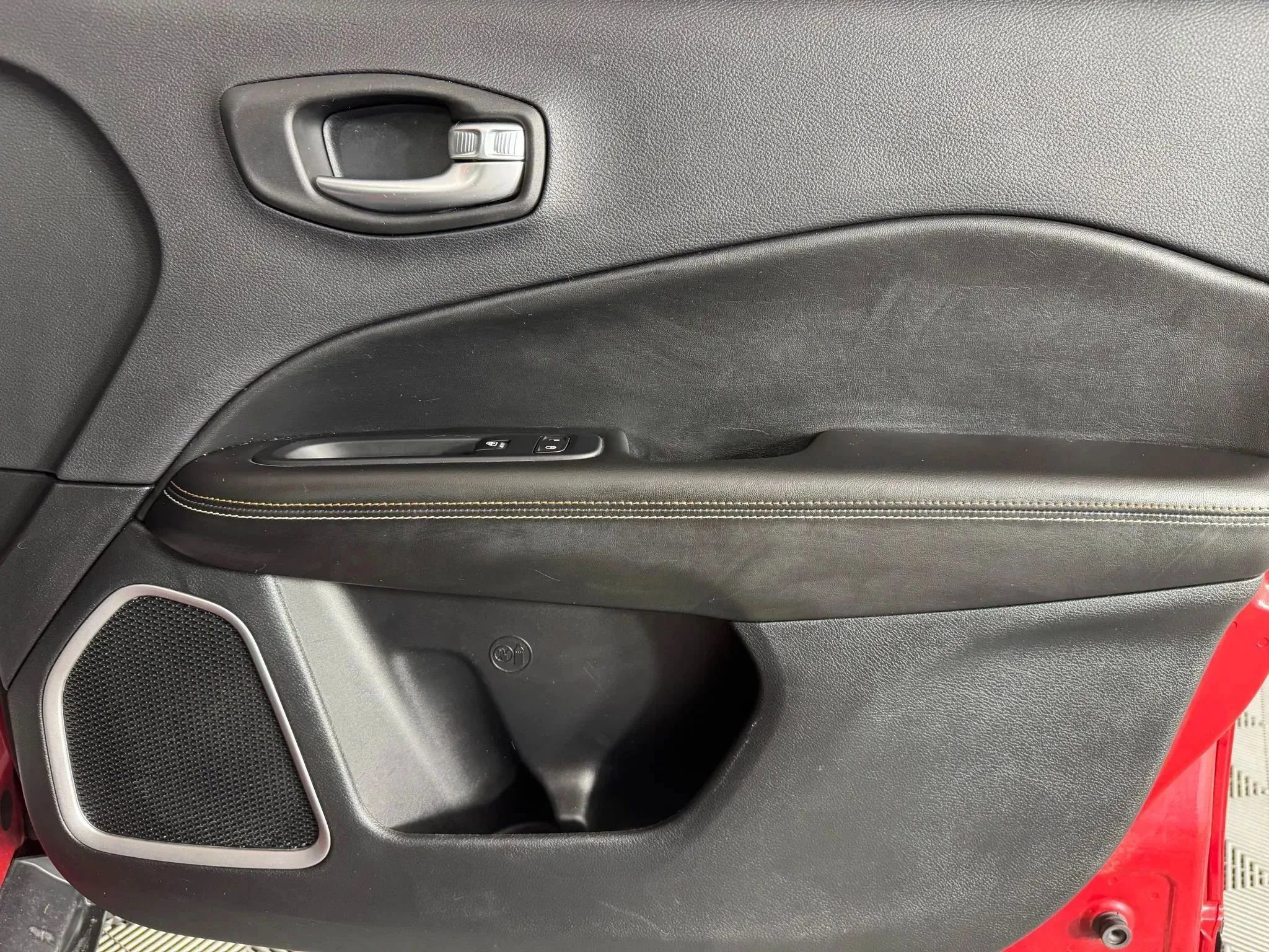 Used 2019 Jeep Compass Latitude w/ Popular Equipment Group FWD image 37